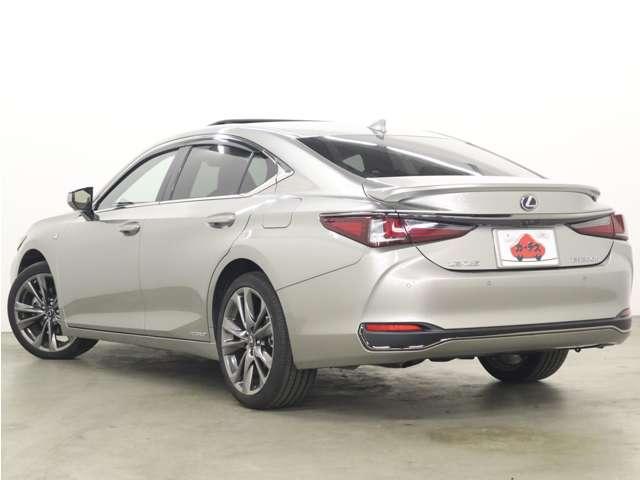 ＥＳ ＥＳ３００ｈ　Ｆスポーツ　フルセグ付純正１２．３インチディスプレイ！ＤＶＤ／ＢＤ再生可！パノラミックビューＭ！セーフティシステム＋！ムーンルーフ！Ｐトランク！純正１９インチＡＷ！ベンチレーター付フレアレッドＬ－ＴＥＸシート！（32枚目）