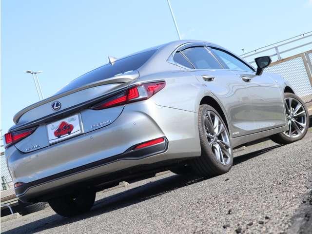 ＥＳ ＥＳ３００ｈ　Ｆスポーツ　フルセグ付純正１２．３インチディスプレイ！ＤＶＤ／ＢＤ再生可！パノラミックビューＭ！セーフティシステム＋！ムーンルーフ！Ｐトランク！純正１９インチＡＷ！ベンチレーター付フレアレッドＬ－ＴＥＸシート！（34枚目）