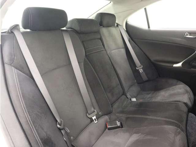 ＩＳ ＩＳ２５０　純正ＨＤＤナビ！バックガイドモニター！プリクラッシュセーフティ！純正ＡＷ！ディスチャージ！ウインカーミラー！フォグランプ！クリアランスソナー！パワーシート！革巻ステアリング！（24枚目）