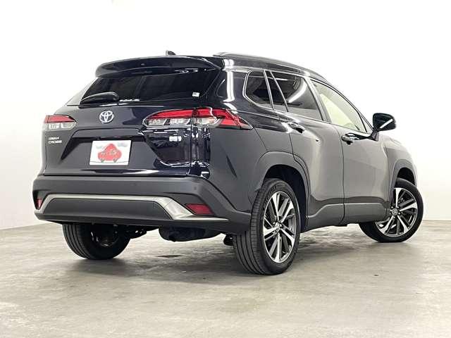 カローラクロス ハイブリッド　Ｚ　フルセグ付９インチディスプレイ！走行中ＤＶＤ再生可！ＢＴ！バックカメラ！セーフティセンス！パノラマルーフ！Ｐバックドア！純正１８インチＡＷ！ヒーター付ハーフレザーシート！Ｄ席Ｐシート！禁煙車！（5枚目）