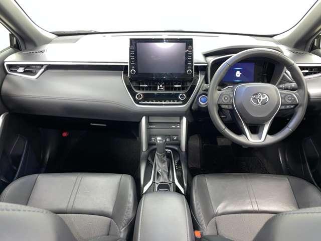 カローラクロス ハイブリッド　Ｚ　フルセグ付９インチディスプレイ！走行中ＤＶＤ再生可！ＢＴ！バックカメラ！セーフティセンス！パノラマルーフ！Ｐバックドア！純正１８インチＡＷ！ヒーター付ハーフレザーシート！Ｄ席Ｐシート！禁煙車！（6枚目）