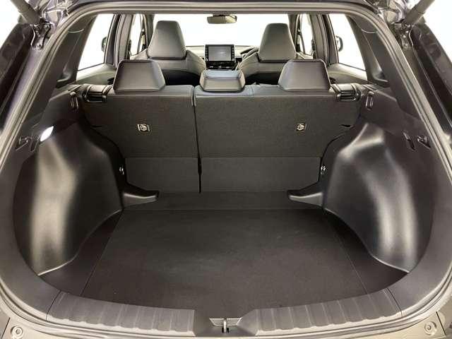 カローラクロス ハイブリッド　Ｚ　フルセグ付９インチディスプレイ！走行中ＤＶＤ再生可！ＢＴ！バックカメラ！セーフティセンス！パノラマルーフ！Ｐバックドア！純正１８インチＡＷ！ヒーター付ハーフレザーシート！Ｄ席Ｐシート！禁煙車！（24枚目）