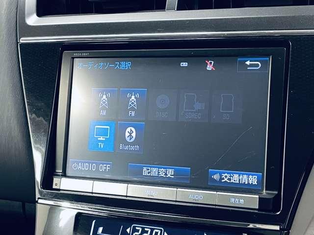 プリウスアルファ Ｓツーリングセレクション　フルセグ付純正８インチＳＤナビ！走行中ＴＶ／ＤＶＤ視聴可！ＢＴ！バックガイドモニター！純正１７インチＡＷ！リアスポイラー！革巻ステアリング！ステアリングスイッチ！シートリフター！禁煙車！（7枚目）
