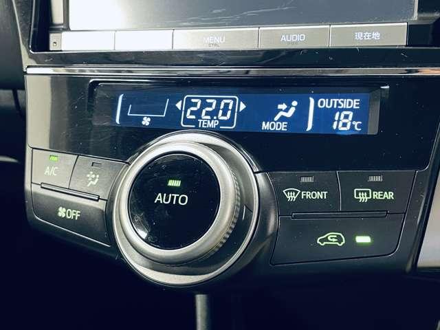 プリウスアルファ Ｓツーリングセレクション　フルセグ付純正８インチＳＤナビ！走行中ＴＶ／ＤＶＤ視聴可！ＢＴ！バックガイドモニター！純正１７インチＡＷ！リアスポイラー！革巻ステアリング！ステアリングスイッチ！シートリフター！禁煙車！（13枚目）