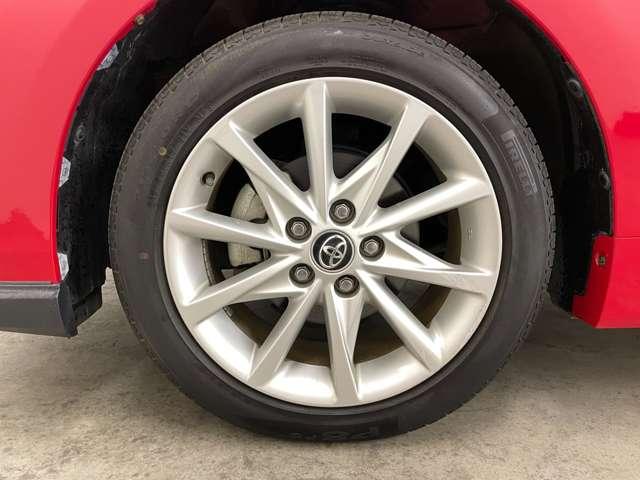 プリウスアルファ Ｓツーリングセレクション　フルセグ付純正８インチＳＤナビ！走行中ＴＶ／ＤＶＤ視聴可！ＢＴ！バックガイドモニター！純正１７インチＡＷ！リアスポイラー！革巻ステアリング！ステアリングスイッチ！シートリフター！禁煙車！（24枚目）