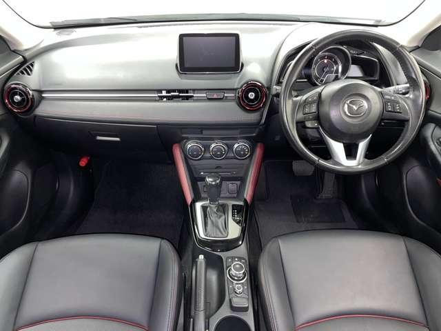 「内装」黒色を基調としており、落ち着いた雰囲気を演出しています！