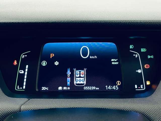 フィット ｅ：ＨＥＶネス　禁煙車！ホンダセンシング！アダプティブクルーズコントロール！フルセグ付きナビ！バックモニター！ＥＴＣ！ＬＥＤヘッドライト！オートライト！（19枚目）