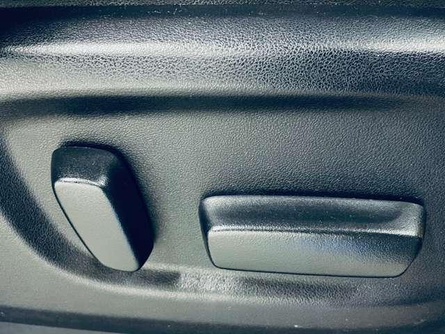 アルファード ２．５Ｓ　Ｃパッケージ　フルセグ付アルパイン１１インチナビ＆１２．８インチＦＤＭ！ＤＶＤ再生可！ＢＴ！Ｂモニター！セーフティセンス！ＢＳＭ！ＷＳＲ！両側パワスラ！社外２０インチＡＷ！ＬＥＤヘッドランプ！禁煙車！（19枚目）