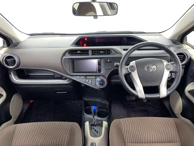 アクア １．５Ｇ　５名　フルセグツキ純正ＨＤＤナビ！ＤＶＤ再生可！ＢＬＵＥＴＯＯＴＨ！バックガイドモニター！ウインカーミラー！大型Ｒスポイラー！革巻ステアリング！オートライト！スマートキー！（6枚目）