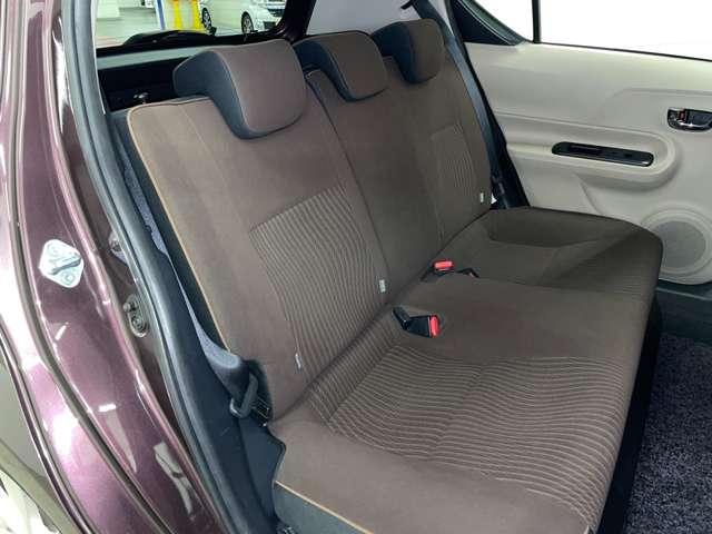 アクア １．５Ｇ　５名　フルセグツキ純正ＨＤＤナビ！ＤＶＤ再生可！ＢＬＵＥＴＯＯＴＨ！バックガイドモニター！ウインカーミラー！大型Ｒスポイラー！革巻ステアリング！オートライト！スマートキー！（21枚目）