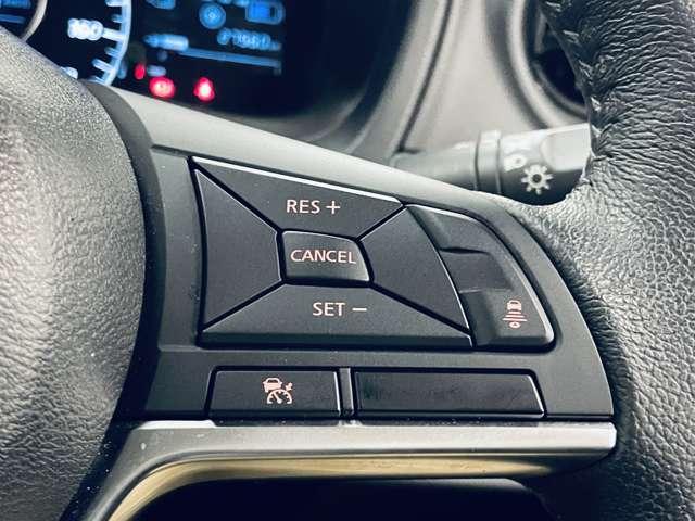 ノート ｅ－パワー　メダリスト　フルセグ付純正ナビ！ＤＶＤ＆ＢＤ再生可！アラウンドビュー＆フロントモニター！エアブレ！純正ＡＷ！ＬＥＤヘッドランプ！ウインカーミラー！Ｆ＆Ｒソナー！合皮コンビシート！革巻ステアリング！（12枚目）