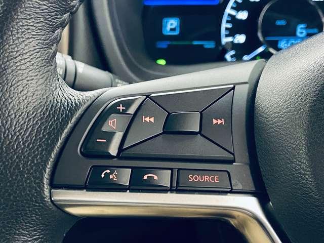 ノート ｅ－パワー　メダリスト　フルセグ付純正ナビ！ＤＶＤ＆ＢＤ再生可！アラウンドビュー＆フロントモニター！エアブレ！純正ＡＷ！ＬＥＤヘッドランプ！ウインカーミラー！Ｆ＆Ｒソナー！合皮コンビシート！革巻ステアリング！（13枚目）