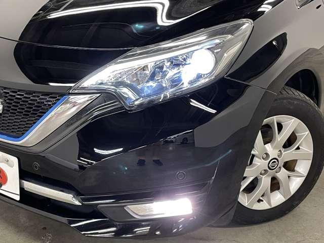 ノート ｅ－パワー　メダリスト　フルセグ付純正ナビ！ＤＶＤ＆ＢＤ再生可！アラウンドビュー＆フロントモニター！エアブレ！純正ＡＷ！ＬＥＤヘッドランプ！ウインカーミラー！Ｆ＆Ｒソナー！合皮コンビシート！革巻ステアリング！（24枚目）