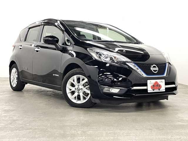 ノート ｅ－パワー　メダリスト　フルセグ付純正ナビ！ＤＶＤ＆ＢＤ再生可！アラウンドビュー＆フロントモニター！エアブレ！純正ＡＷ！ＬＥＤヘッドランプ！ウインカーミラー！Ｆ＆Ｒソナー！合皮コンビシート！革巻ステアリング！（27枚目）