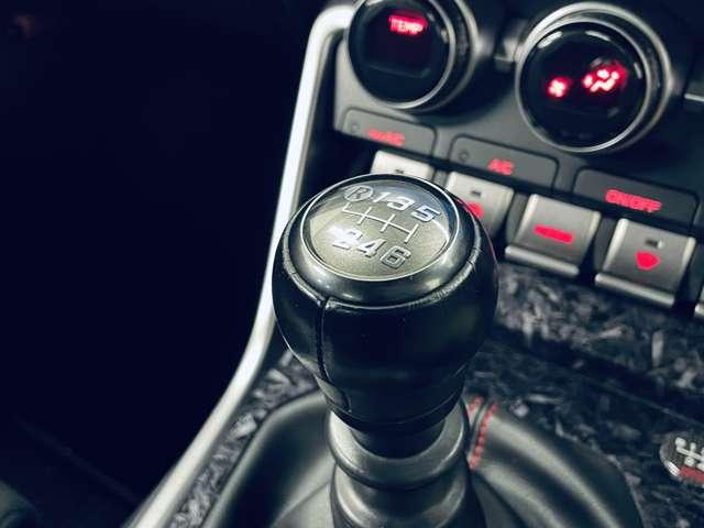 ＢＲＺ Ｒ　６速ＭＴ！フルセグ付純正ＯＰ９インチナビ！ＤＶＤ再生可！ＢＴ！バックカメラ！純正１７インチＡＷ！ＳＴＩエアロパーツ！ＳＲＶＤ！スポーツシート！シートリフター！革巻ステアリング！クルコン！禁煙車！（9枚目）