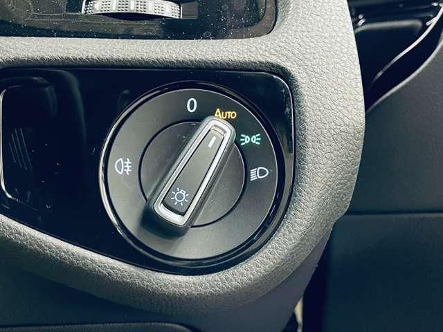 ゴルフR ベースグレード DISCOVER-PRO!フルセグTV!走行中TV/DVD視聴可!BT!プリクラッシュセーフティシステム!スタート/ストップ!パークパイロット!ADVAN-RACING19インチAW!(16枚目)