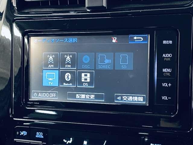 プリウス Sツーリングセレクション フルセグ付純正SDナビ!DVD再生可!BLUETOOTH!バックガイドモニター!純正17インチAW!LEDヘッドランプ&LEDフォグ!ウインカーミラー!ブラック合皮シート!シートヒーター!禁煙車!(6枚目)