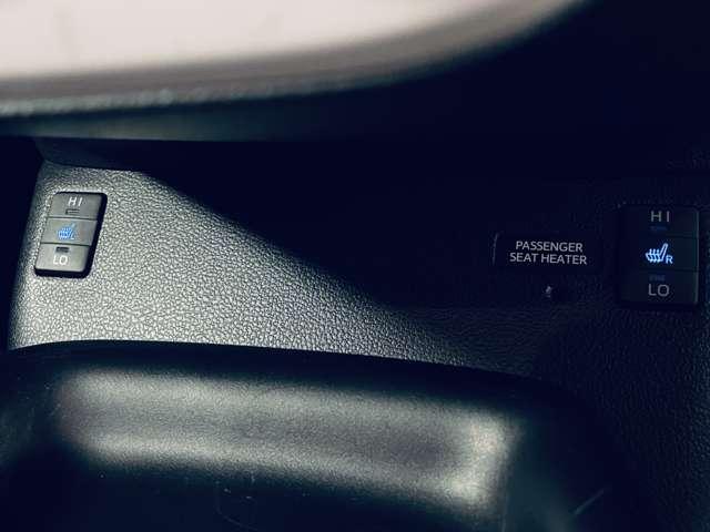 プリウス Sツーリングセレクション フルセグ付純正SDナビ!DVD再生可!BLUETOOTH!バックガイドモニター!純正17インチAW!LEDヘッドランプ&LEDフォグ!ウインカーミラー!ブラック合皮シート!シートヒーター!禁煙車!(10枚目)