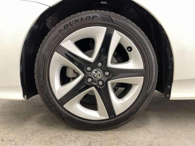 プリウス Sツーリングセレクション フルセグ付純正SDナビ!DVD再生可!BLUETOOTH!バックガイドモニター!純正17インチAW!LEDヘッドランプ&LEDフォグ!ウインカーミラー!ブラック合皮シート!シートヒーター!禁煙車!(23枚目)