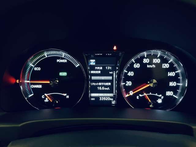 クラウンハイブリッド アスリートＳ　Ｊ－フロンティア　フルセグ付ＴコネクトＳＤナビ！走行中ＴＶ／ＤＶＤ視聴可！ＢＴ！バックガイドＭ！セーフティセンスＰ！純正１８インチスパッタリング塗装ＡＷ！ヒーター付ハーフレザーＰシート！禁煙車！（16枚目）