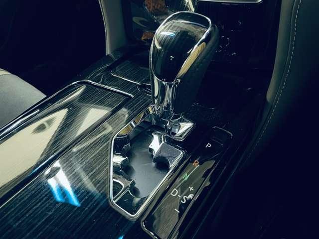 クラウンハイブリッド アスリートＳ　Ｊ－フロンティア　フルセグ付ＴコネクトＳＤナビ！走行中ＴＶ／ＤＶＤ視聴可！ＢＴ！バックガイドＭ！セーフティセンスＰ！純正１８インチスパッタリング塗装ＡＷ！ヒーター付ハーフレザーＰシート！禁煙車！（17枚目）