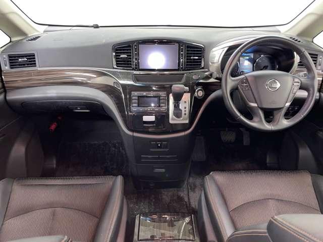 エルグランド ２５０ハイウェイスターＳ　フルセグ付純正８インチナビ＆フリップダウンモニター！！ＤＶＤ＆ＢＤ再生可！バックモニター！両側パワスラ！純正１８インチＡＷ！ＬＥＤヘッドランプ！ウインカーミラー！フォグランプ！禁煙車！（6枚目）