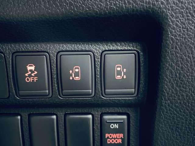 エルグランド ２５０ハイウェイスターＳ　フルセグ付純正８インチナビ＆フリップダウンモニター！！ＤＶＤ＆ＢＤ再生可！バックモニター！両側パワスラ！純正１８インチＡＷ！ＬＥＤヘッドランプ！ウインカーミラー！フォグランプ！禁煙車！（8枚目）