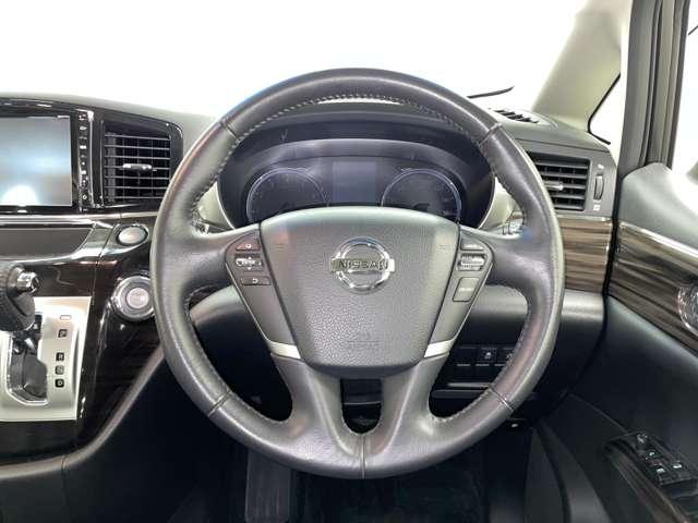 エルグランド ２５０ハイウェイスターＳ　フルセグ付純正８インチナビ＆フリップダウンモニター！！ＤＶＤ＆ＢＤ再生可！バックモニター！両側パワスラ！純正１８インチＡＷ！ＬＥＤヘッドランプ！ウインカーミラー！フォグランプ！禁煙車！（15枚目）