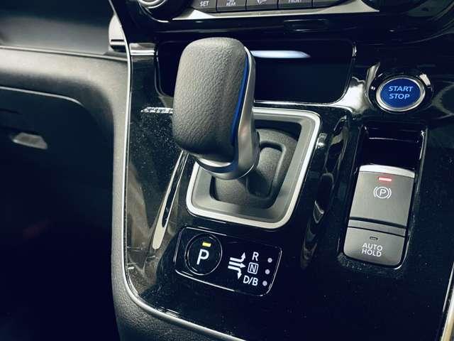 セレナ e-パワー オーテック セーフティパッケージ フルセグ付純正10インチ&FDM!DVD&BD再生可!BT!バックモニター!全方位運転声援システム!プロパイロット!両側パワスラ!純正AW!LEDヘッドランプ&LEDフォグ!禁煙車!(17枚目)