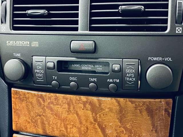 セルシオ Ａ仕様　ｅＲバージョン　純正ＤＶＤナビ！純正６連奏ＣＤチェンジャー！ムーンルーフ！純正１７インチＡＷ！ヒーター付ブラックレザーパワーシート！革巻ステアリング！クルーズＣ！ＨＩＤヘッドライト！フォグ！禁煙車！（9枚目）