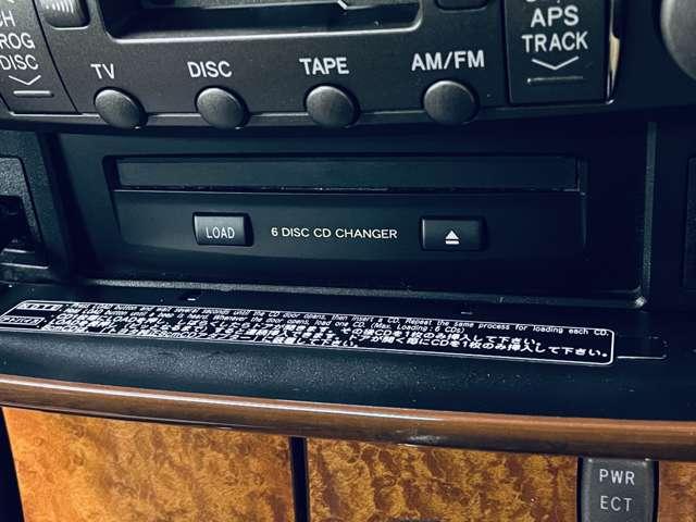 セルシオ Ａ仕様　ｅＲバージョン　純正ＤＶＤナビ！純正６連奏ＣＤチェンジャー！ムーンルーフ！純正１７インチＡＷ！ヒーター付ブラックレザーパワーシート！革巻ステアリング！クルーズＣ！ＨＩＤヘッドライト！フォグ！禁煙車！（10枚目）