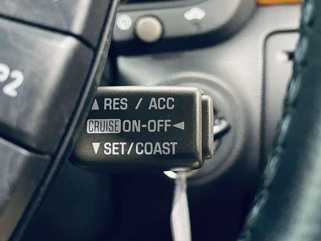 セルシオ Ａ仕様　ｅＲバージョン　純正ＤＶＤナビ！純正６連奏ＣＤチェンジャー！ムーンルーフ！純正１７インチＡＷ！ヒーター付ブラックレザーパワーシート！革巻ステアリング！クルーズＣ！ＨＩＤヘッドライト！フォグ！禁煙車！（11枚目）