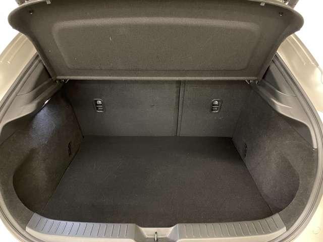 ＣＸ－３０ ＸＤ　ツーリング　コマンダーコントロール付マツダコネクト！フルセグＴＶ！ＢＴ！３６０°モニター！Ｉ－ＡＣＴＩＶＳＥＮＳＥ！Ｉ－ＳＴＯＰ！Ｐバックドア！純正１８インチＡＷ！シートヒーター！Ｄ席パワーシート！禁煙車！（25枚目）