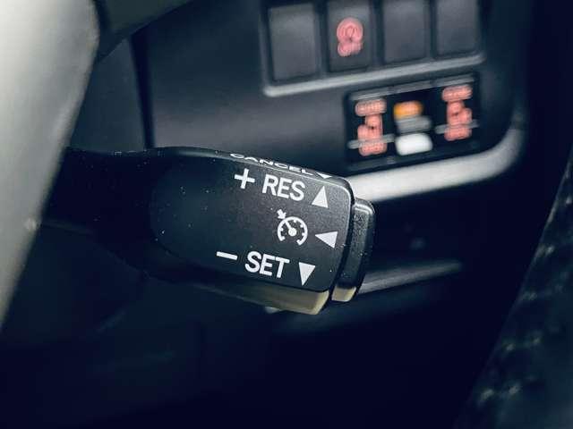 �u�N���[�Y�R���g���[���v�@�A�N�Z���𓥂܂Ȃ��Ă��ݒ肵�����x�Ŏ����I�ɑ��s����̂Ńh���C�o�[�̕��S���y�����܂���