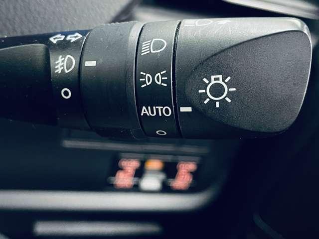 �u�I�[�g���C�g�v�@�Â��Ȃ�Ǝ����Ń��C�g���_�����A���S�^�]���菕���I