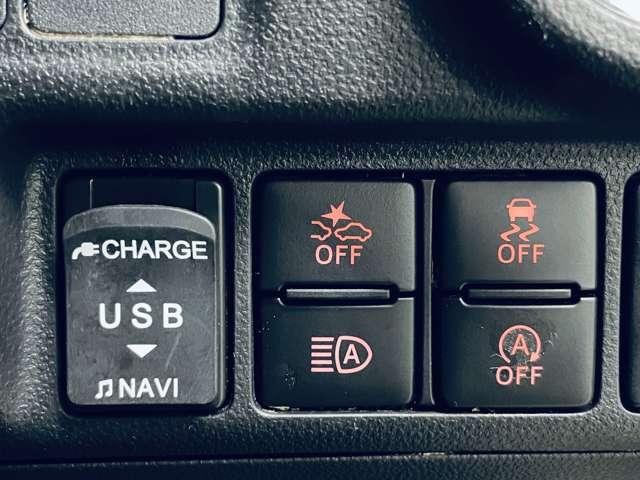 �u�Փˉ���x���u���[�L�V�X�e���v�@�O���̎����ԓ����J�����⃌�[�_�[�ȂǂŌ��m���A�Փ˂��邨���ꂪ����ꍇ�ɂ́A�x���u���[�L�͐���ɂ��Փˉ�𑀍��⏕���܂���