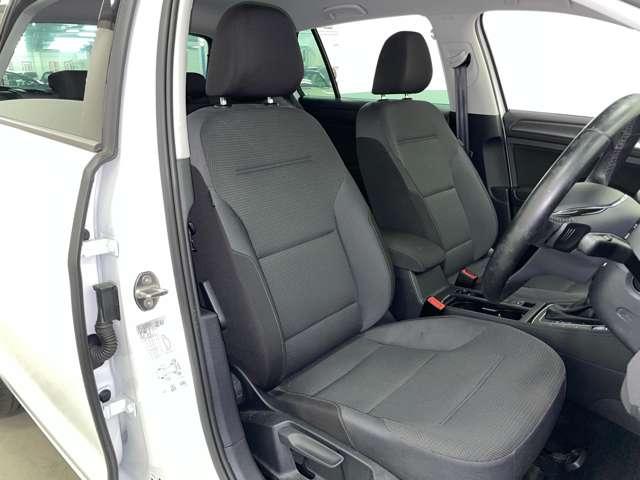 ゴルフ ＴＳＩコンフォートライン　フルセグ付ＤＩＳＣＯＶＥＲ－ＰＲＯ！走行中ＴＶ／ＤＶＤ視聴可！ＢＴ！バックカメラ！プリクラッシュブレーキ！レーンアシスト！スタート／ストップ！純正１７インチＡＷ！革巻ステアリング！禁煙車！（21枚目）