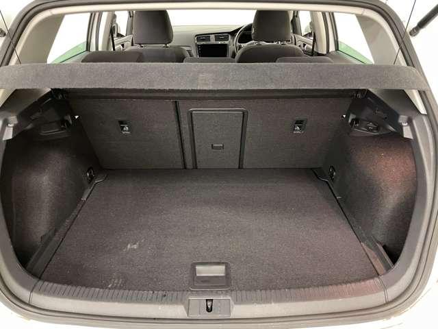 ゴルフ ＴＳＩコンフォートライン　フルセグ付ＤＩＳＣＯＶＥＲ－ＰＲＯ！走行中ＴＶ／ＤＶＤ視聴可！ＢＴ！バックカメラ！プリクラッシュブレーキ！レーンアシスト！スタート／ストップ！純正１７インチＡＷ！革巻ステアリング！禁煙車！（24枚目）