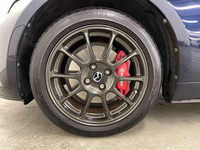 ロードスター RS ホワイト リミテッド セレクション ワンオーナー 禁煙車 ビルシュタインショック bremboキャリパー RAYSアルミ BOSEサウンド LEDヘッド Bカメラ ホワイト革シート スマートキー シートヒーター BTオーディオ(9枚目)