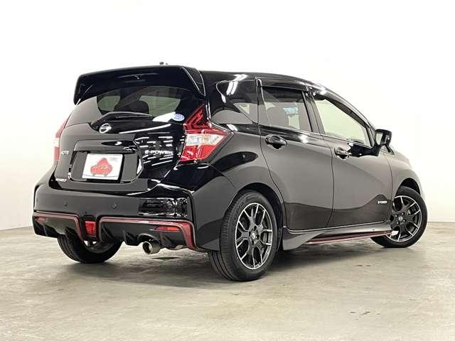 ノート ｅ－パワーニスモ　禁煙車　　エマージェンシーブレーキ　アラウンドビューモニター　フルセグナビ　スマートキー　ＥＴＣ　ＬＥＤヘッドライト　純正アルミホイール　ウインカーミラー（5枚目）