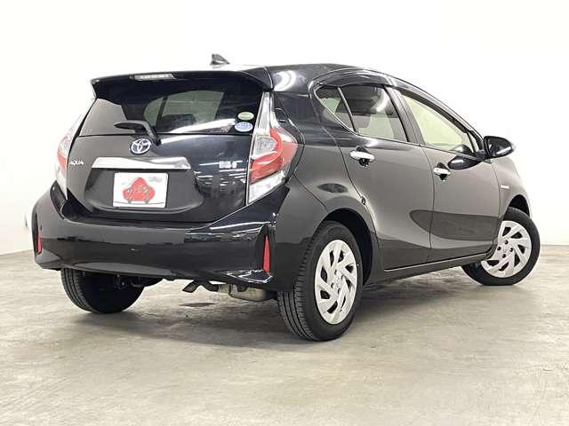 アクア Ｓスタイルブラック　禁煙車　トヨタセーフティセンス　地デジ付き純正ナビ　バックモニター　シートヒーター　ＥＴＣ　スマートキー　クリアランスソナー　ＬＥＤヘッドライト（5枚目）
