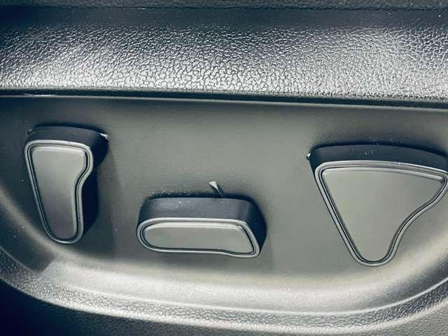 �u�p���[�V�[�g�v�{�^����ŃV�[�g���D���Ȉʒu�ɒ����ł��܂��I