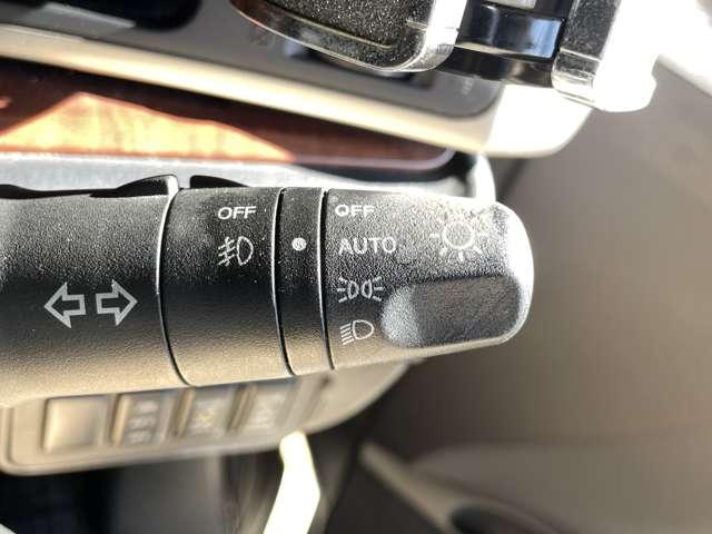 �u�I�[�g���C�g�v�@�Â��Ȃ�Ǝ����Ń��C�g���_�����A���S�^�]���菕���I