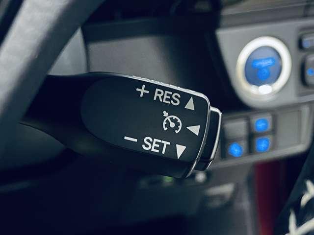 �u�N���[�Y�R���g���[���v�@�A�N�Z���𓥂܂Ȃ��Ă��ݒ肵�����x�Ŏ����I�ɑ��s����̂Ńh���C�o�[�̕��S���y�����܂���