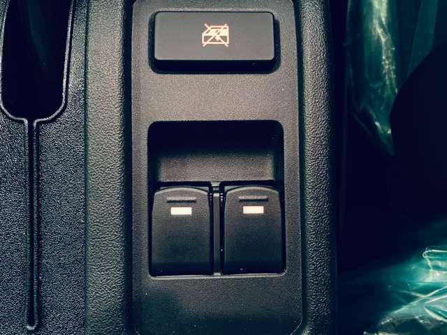 ��ȃp���[�E�C���h�X�C�b�`�̓Z���^�[�R���\�[���ɂ���܂��I