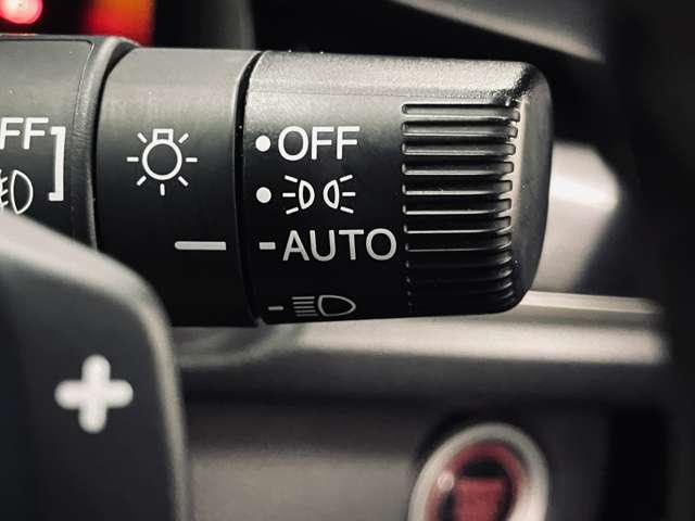 �u�I�[�g���C�g�v�@�Â��Ȃ�Ǝ����Ń��C�g���_�����A���S�^�]���菕���I