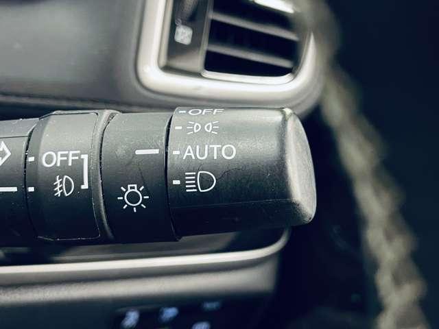 �u�I�[�g���C�g�v�@�Â��Ȃ�Ǝ����Ń��C�g���_�����A���S�^�]���菕���I