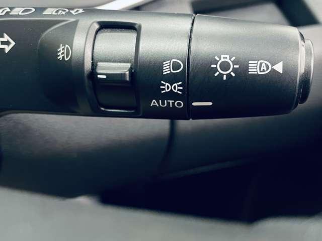 �u�I�[�g���C�g�v�@�Â��Ȃ�Ǝ����Ń��C�g���_�����A���S�^�]���菕���I