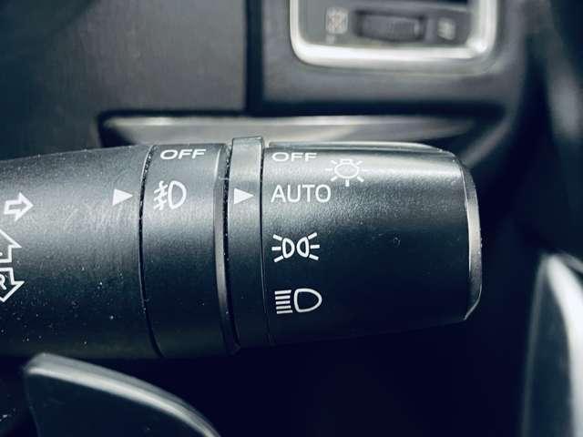 アテンザワゴン ２．２ディーゼルターボＸＤ　５名　フルセグ付純正ナビ！走行中ＴＶ／ＤＶＤ視聴可！ＢＴ！バックカメラ！ＳＢＳ／ＳＣＢＳ！Ｉ－ＳＴＯＰ！ＤＲＳＳ！純正１７インチＡＷ！ルーフレール！ＲＶＭ！革巻ステアリング！パドルシフト（11枚目）