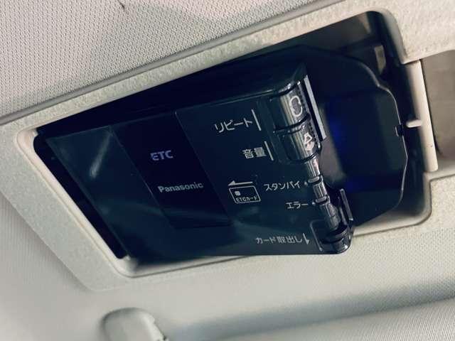 アテンザワゴン ２．２ディーゼルターボＸＤ　５名　フルセグ付純正ナビ！走行中ＴＶ／ＤＶＤ視聴可！ＢＴ！バックカメラ！ＳＢＳ／ＳＣＢＳ！Ｉ－ＳＴＯＰ！ＤＲＳＳ！純正１７インチＡＷ！ルーフレール！ＲＶＭ！革巻ステアリング！パドルシフト（12枚目）